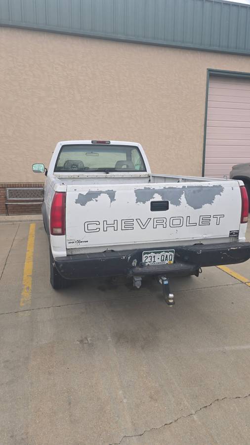 Chevy-2500-1994-white-3