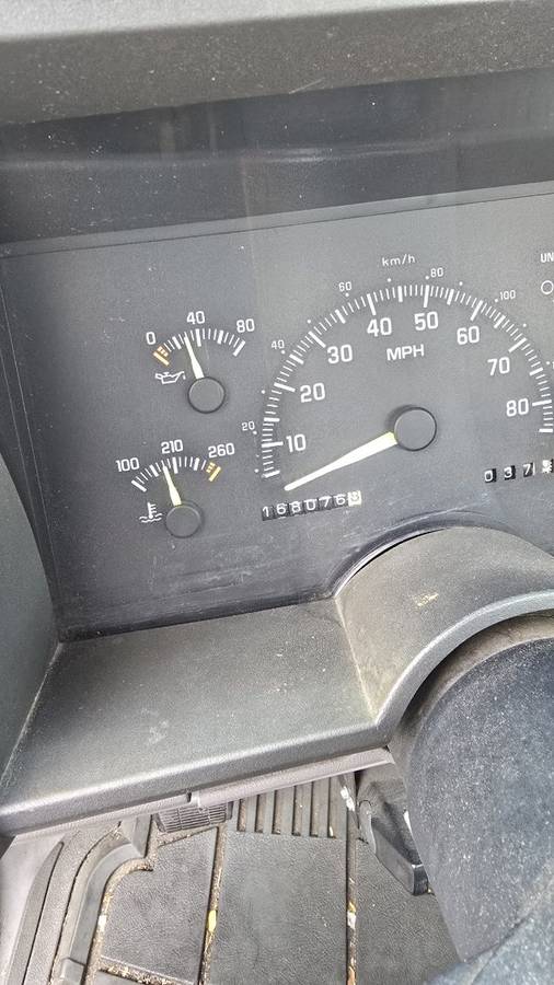 Chevy-2500-1994-white-6