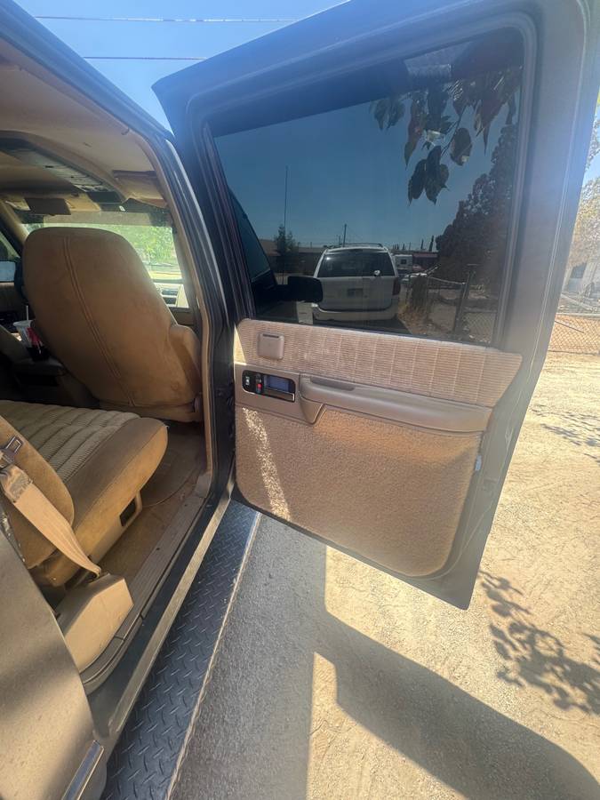 Chevy-3500-1994-black-10