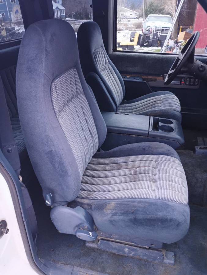 Chevy-400-diesel-1994-white-14