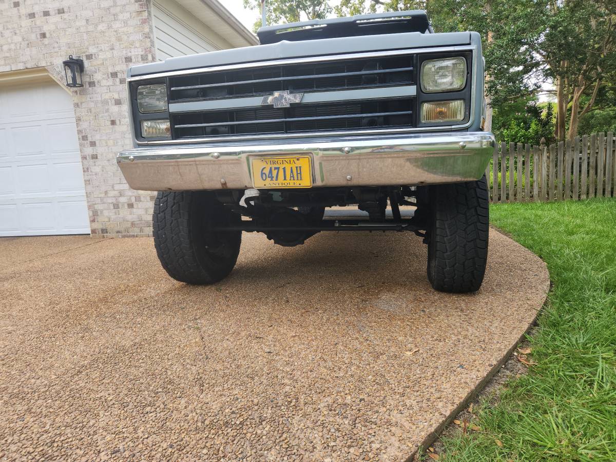 Chevy-4x4-squarebody-1987-grey-2