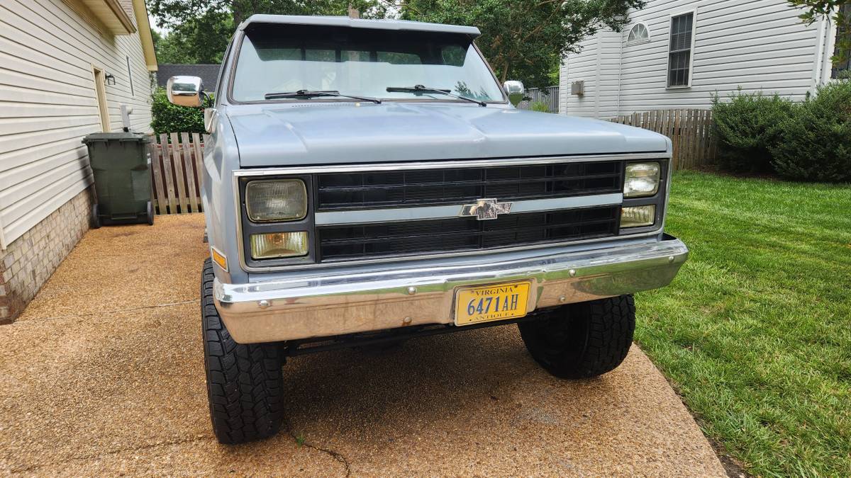 Chevy-4x4-squarebody-1987-grey-3