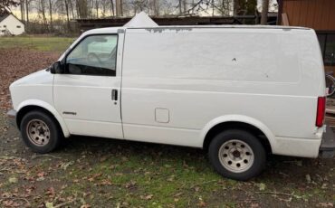 Chevy-astro-1995-white-2