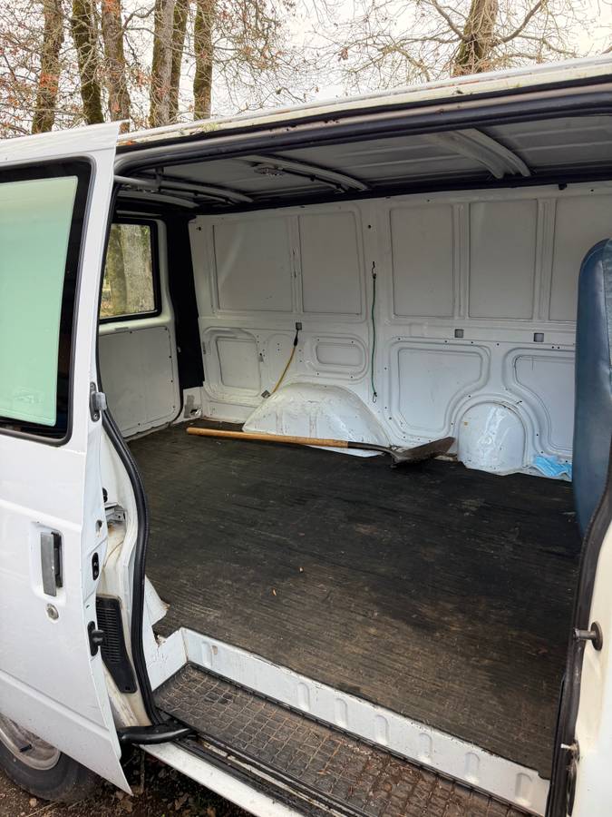 Chevy-astro-1995-white-5