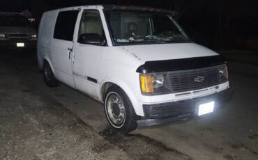 Chevy-astro-cargo-van-1991-white-2