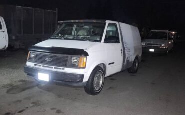 Chevy-astro-cargo-van-1991-white