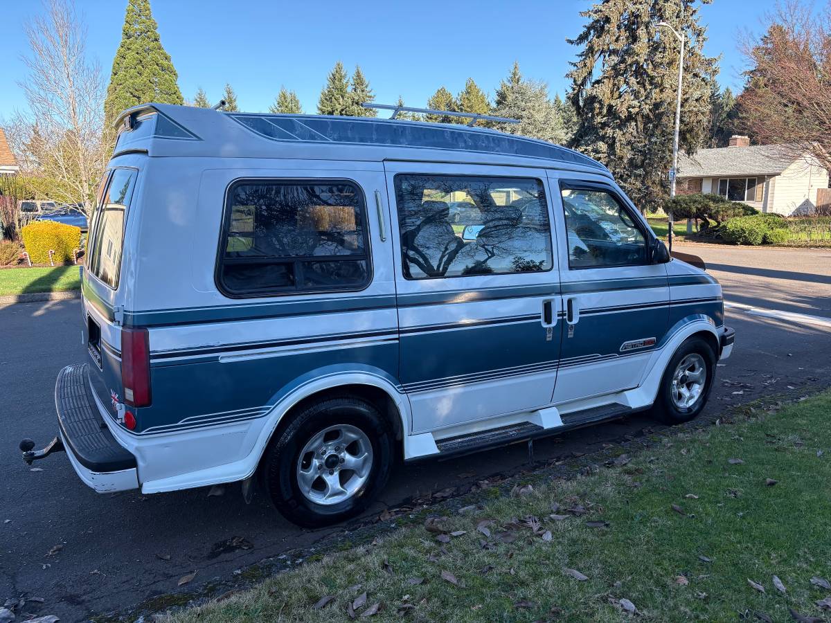 Chevy-astro-van-1994-white-7