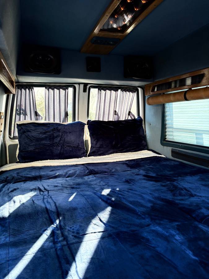 Chevy-astro-van-1994-white-8