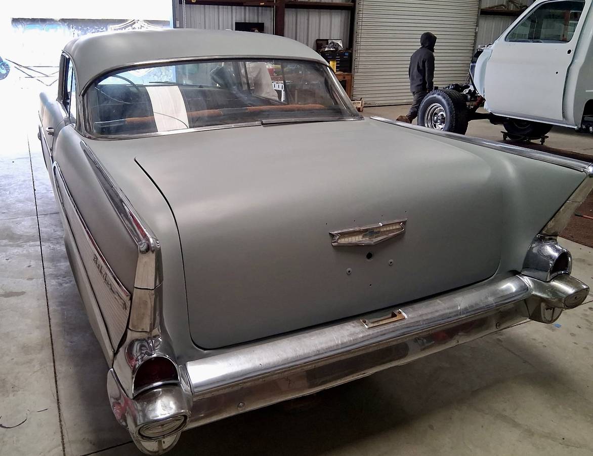 Chevy-bel-air-1957-grey-1