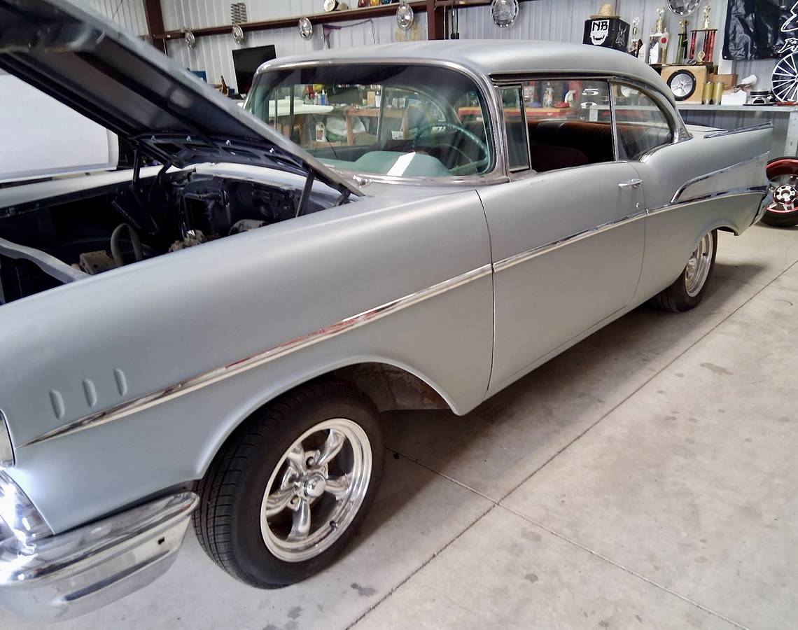 Chevy-bel-air-1957-grey-12