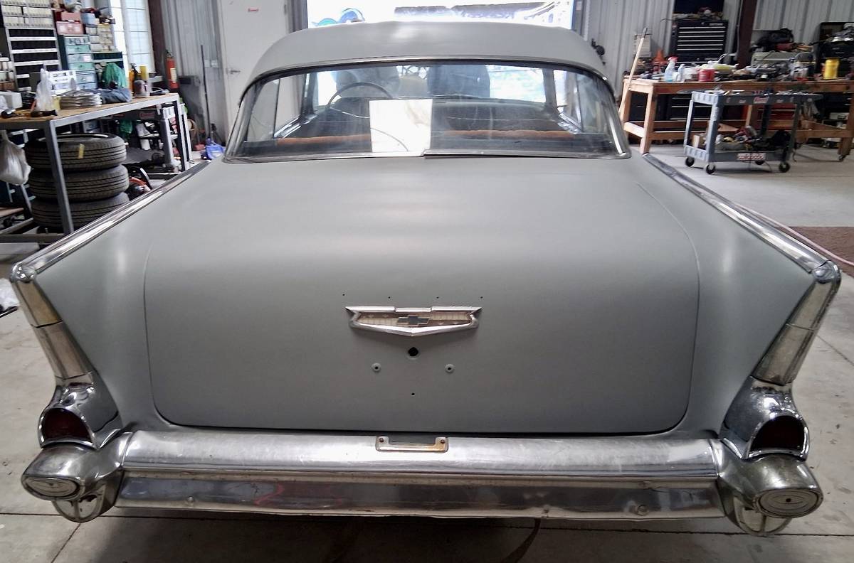 Chevy-bel-air-1957-grey-15