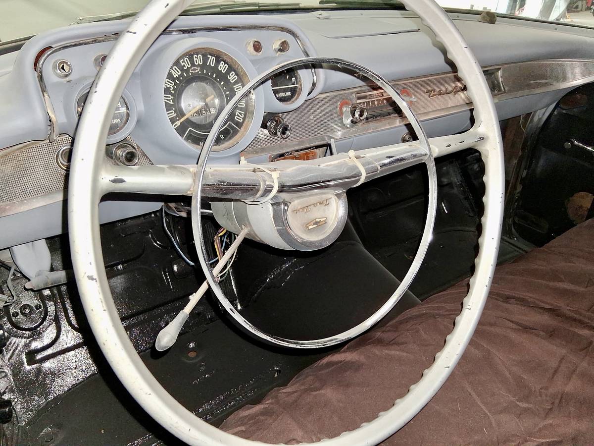 Chevy-bel-air-1957-grey-16