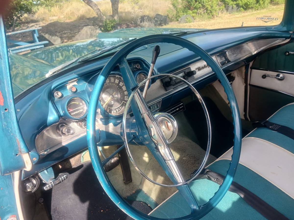 Chevy-bel-air-4dr-1956-custom-6