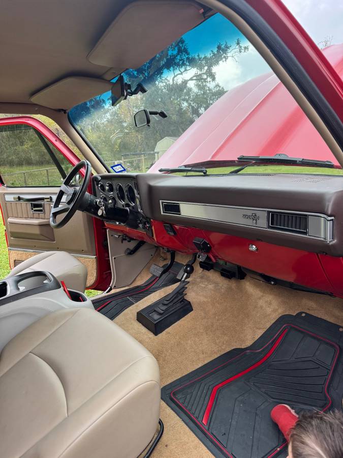 Chevy-blazer-1982-red-7