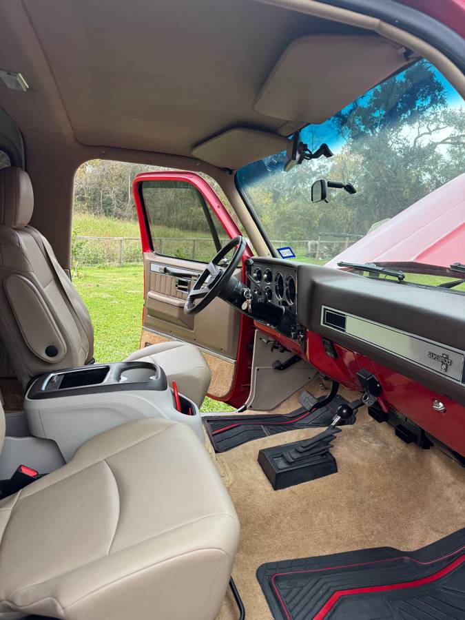Chevy-blazer-1982-red-8