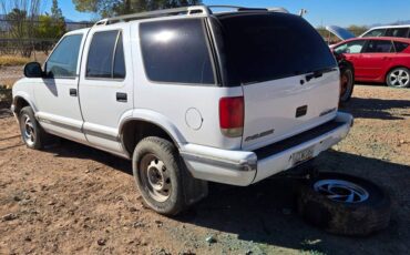 Chevy-blazer-1987-white-1