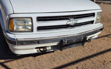 Chevy-blazer-1987-white-10