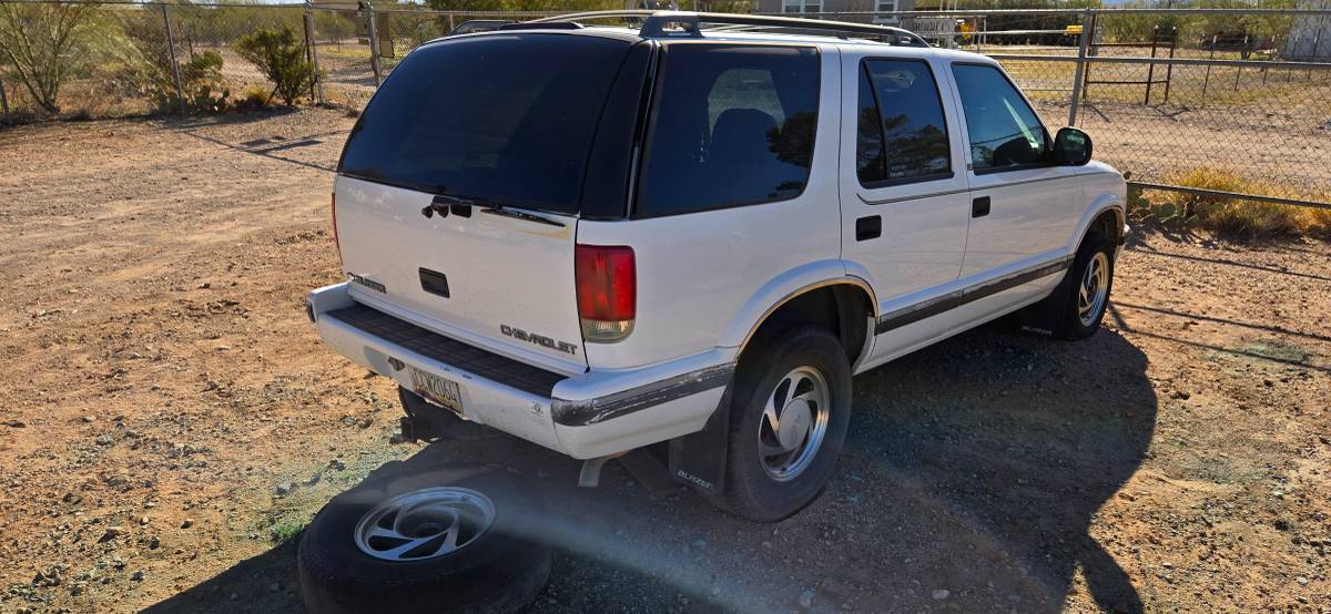 Chevy-blazer-1987-white-7