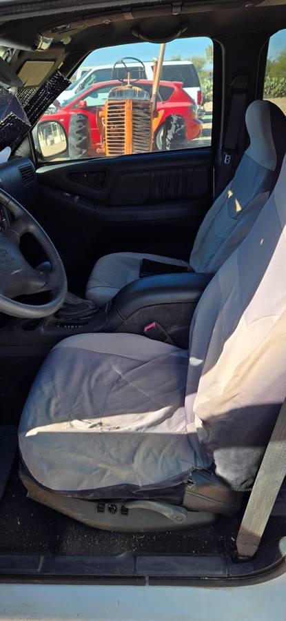 Chevy-blazer-1987-white-8