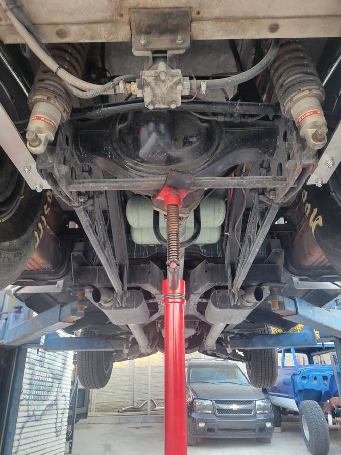 Chevy-c-10-1960-silver-1