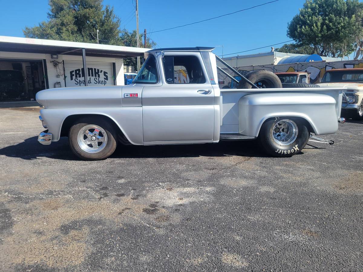 Chevy-c-10-1960-silver-11