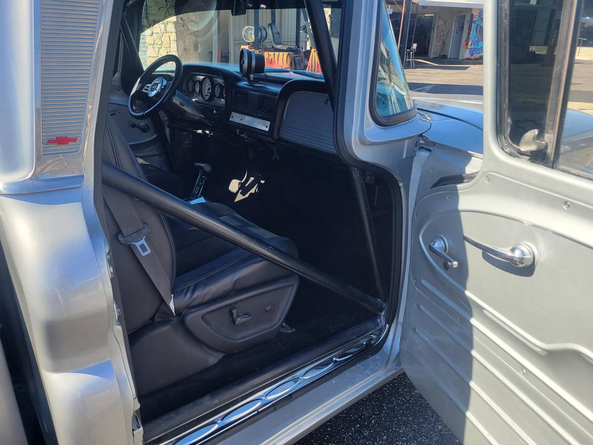 Chevy-c-10-1960-silver-2