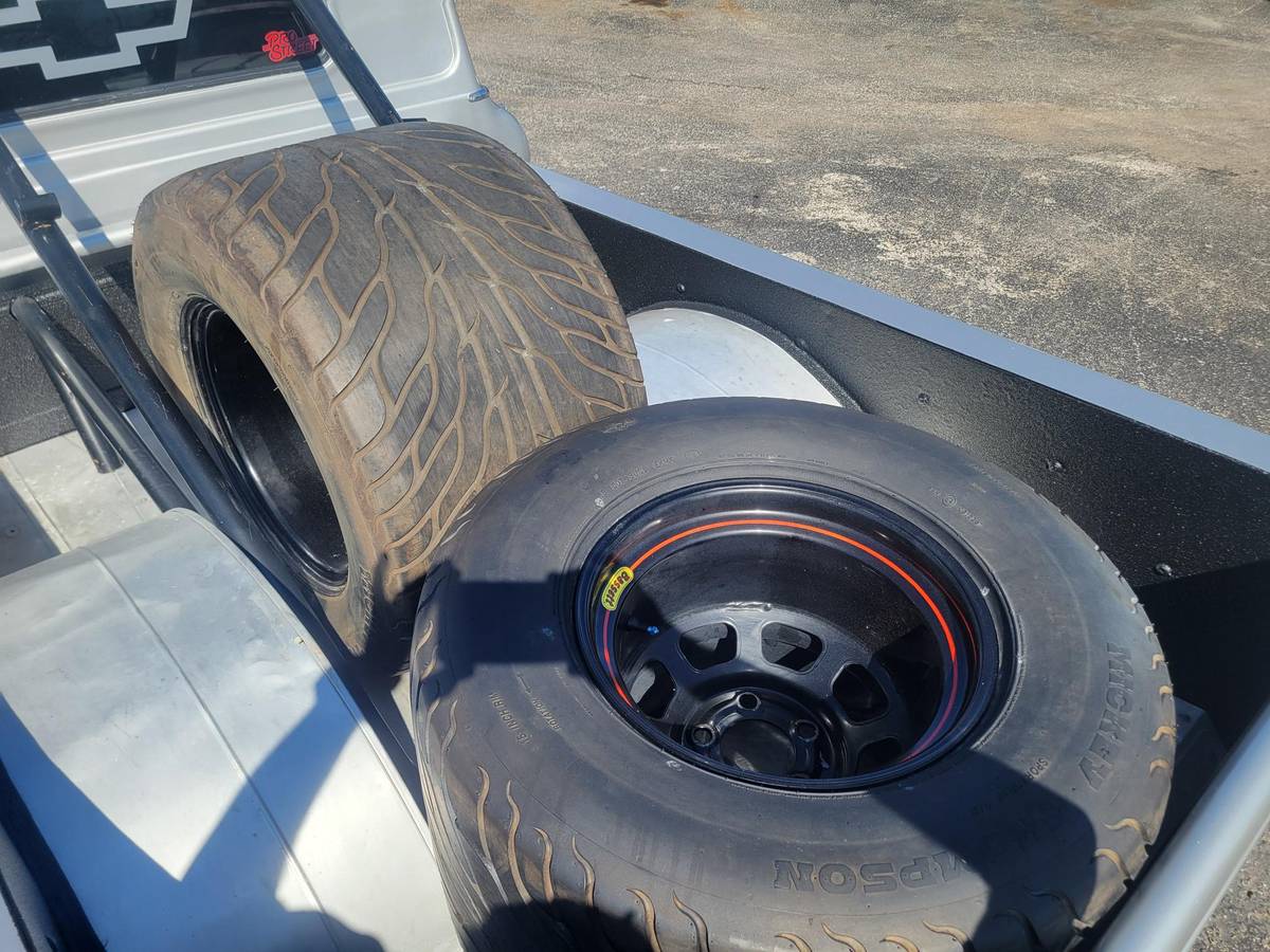 Chevy-c-10-1960-silver-21