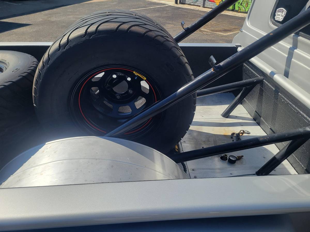 Chevy-c-10-1960-silver-22