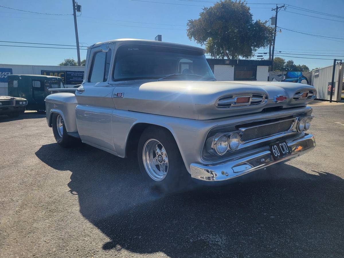 Chevy-c-10-1960-silver-5