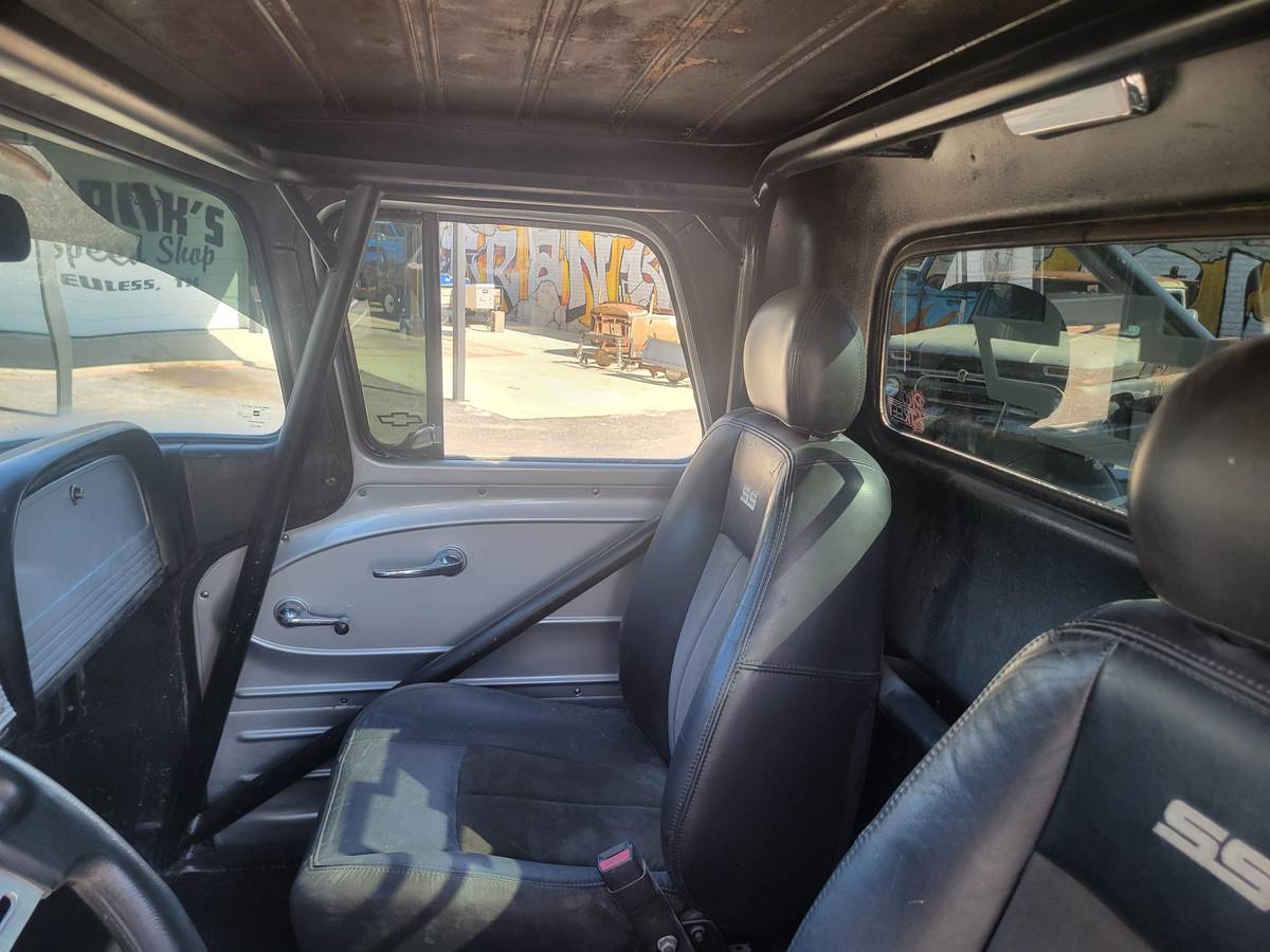 Chevy-c-10-1960-silver-7