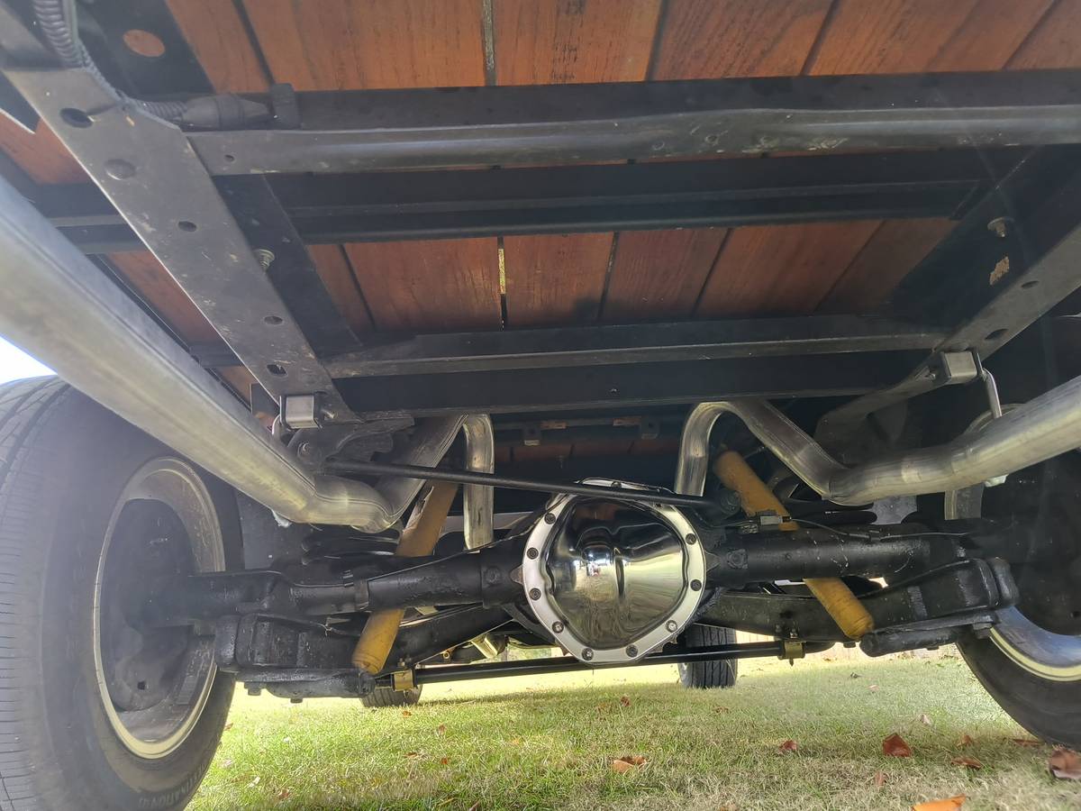 Chevy-c-10-1965-brown-4