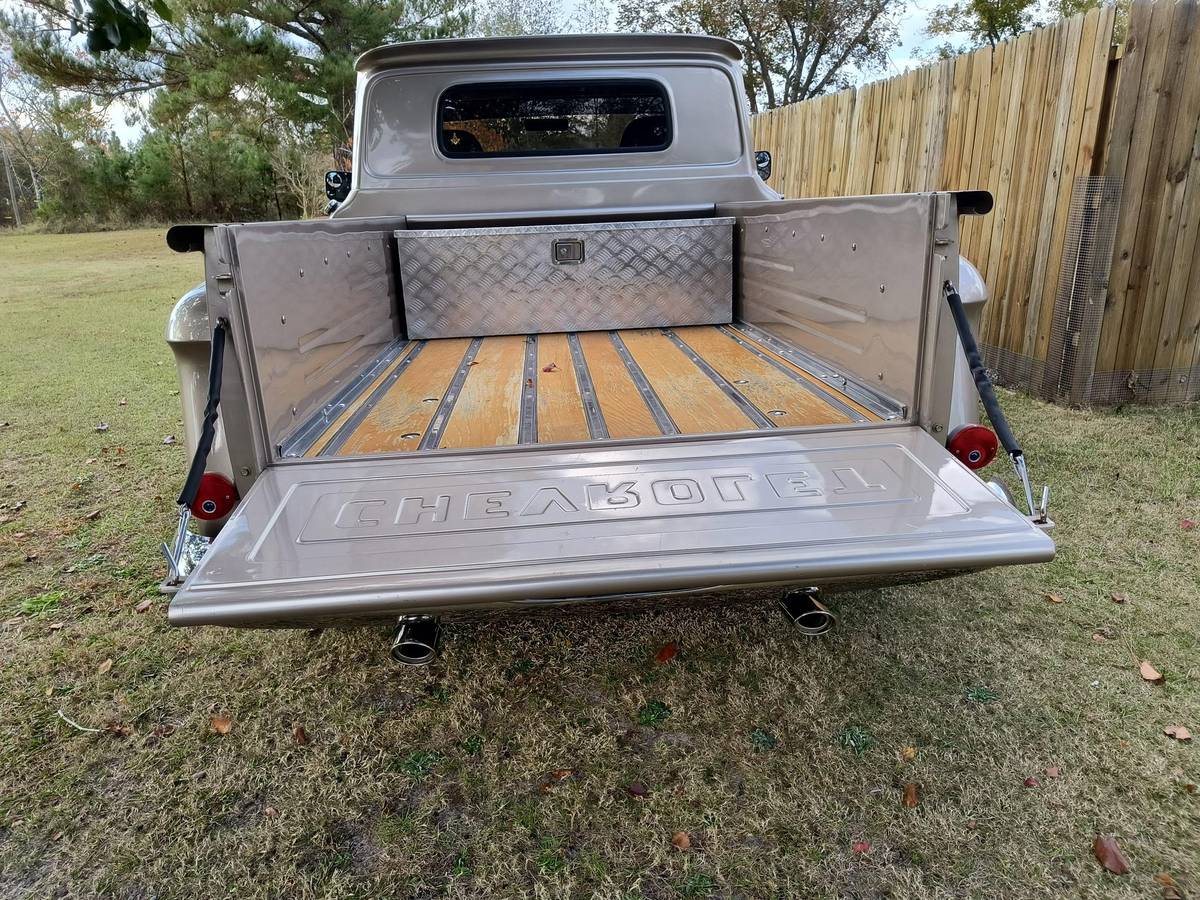 Chevy-c-10-1965-brown-9