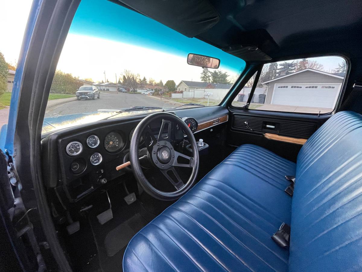 Chevy-c-10-1977-blue-11