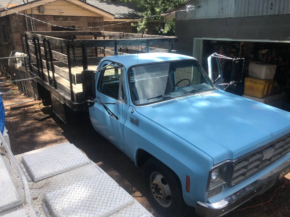 Chevy-c-30-1976-blue-1