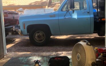 Chevy-c-30-1976-blue-2