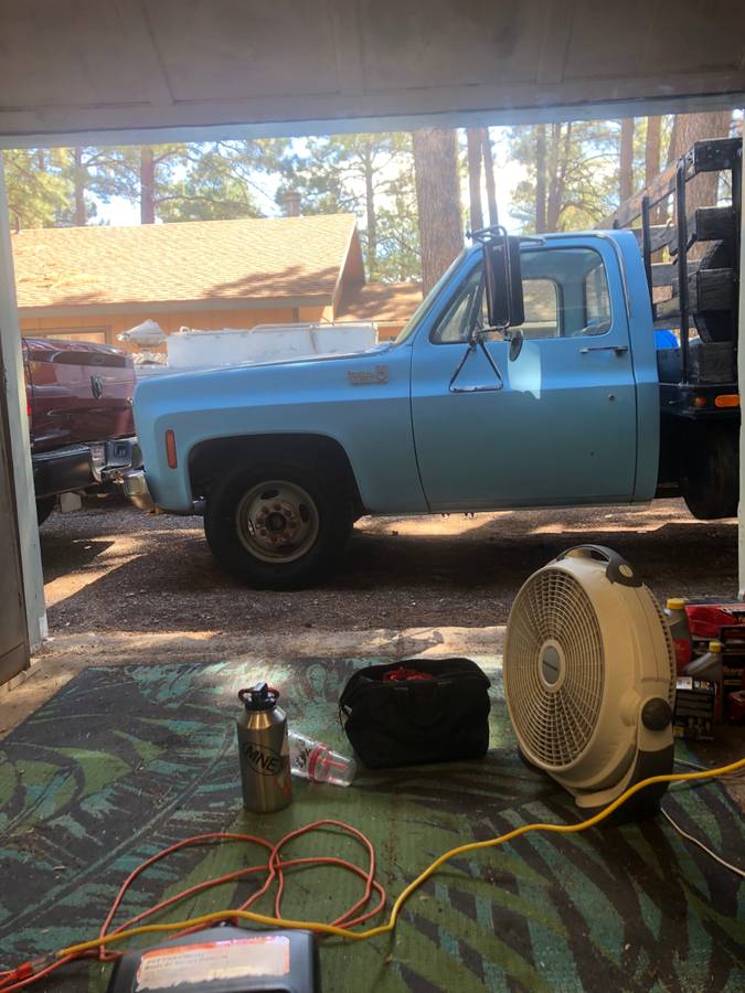 Chevy-c-30-1976-blue-2