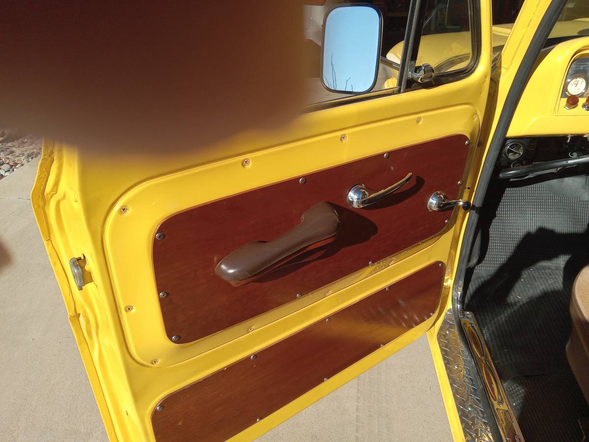 Chevy-c10-1966-yellow-13