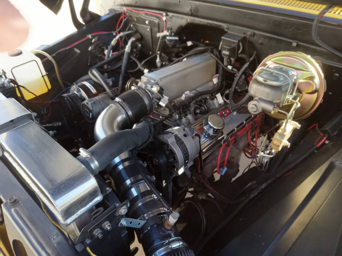 Chevy-c10-1966-yellow-14