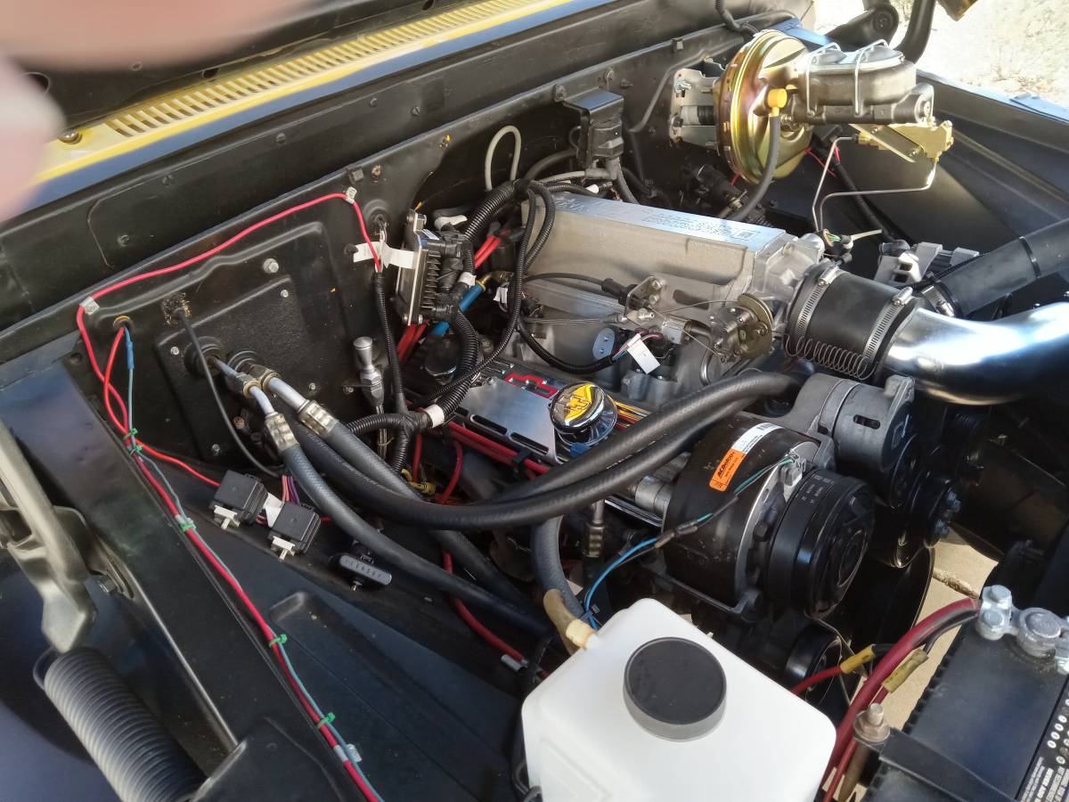 Chevy-c10-1966-yellow-7