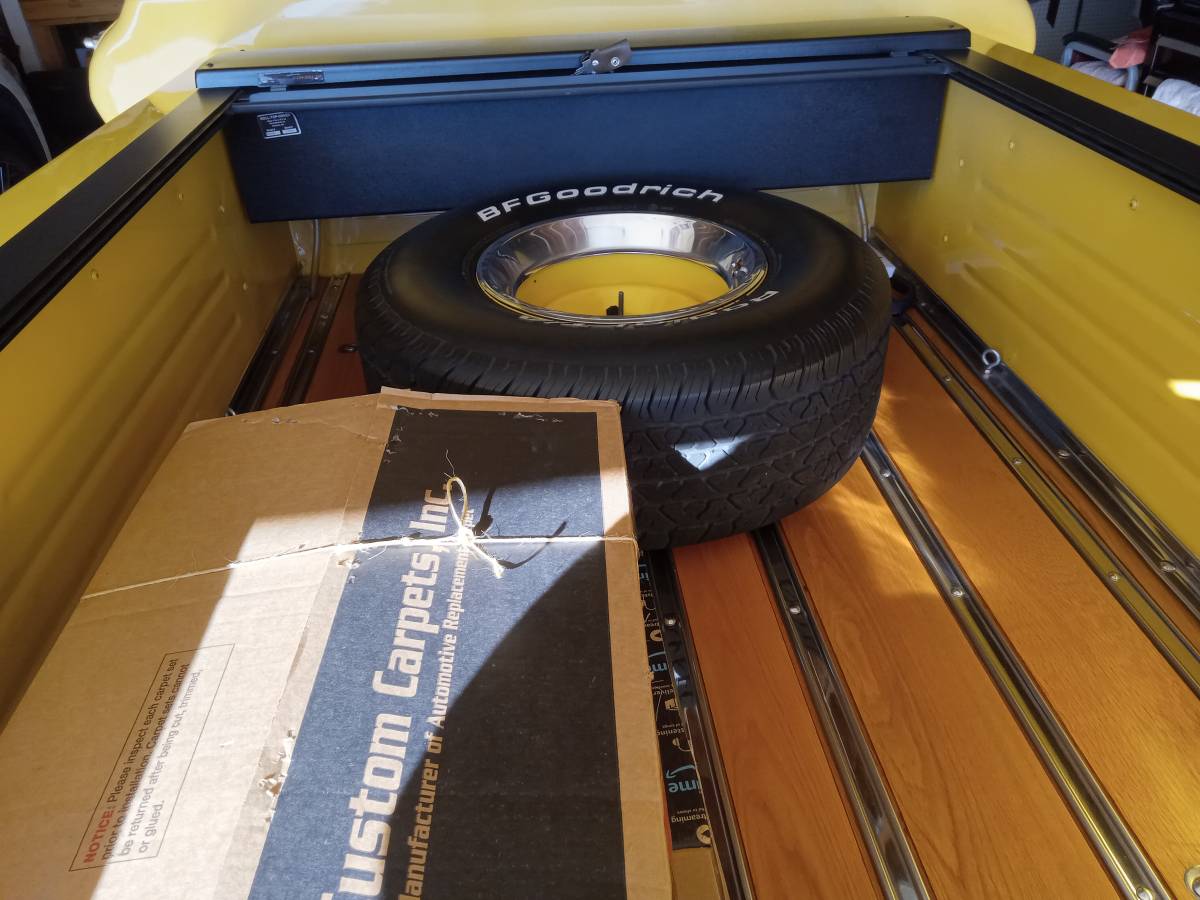 Chevy-c10-1966-yellow-8