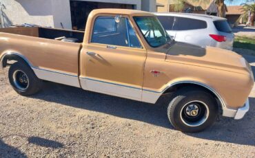 Chevy-c10-1967-custom-3