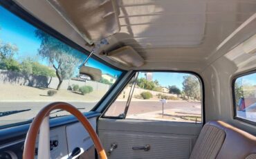 Chevy-c10-1967-custom-8