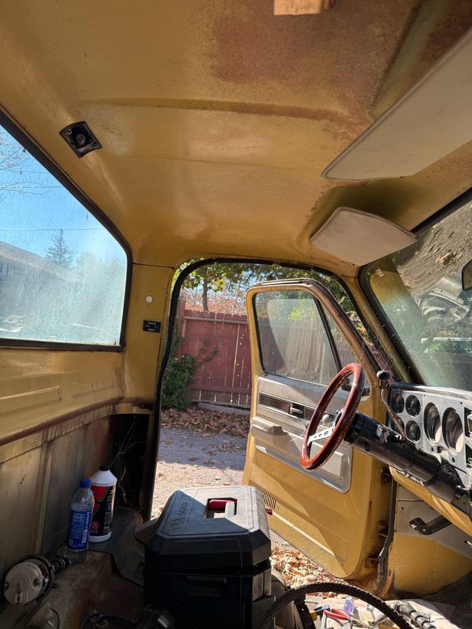 Chevy-c10-1973-silver-1