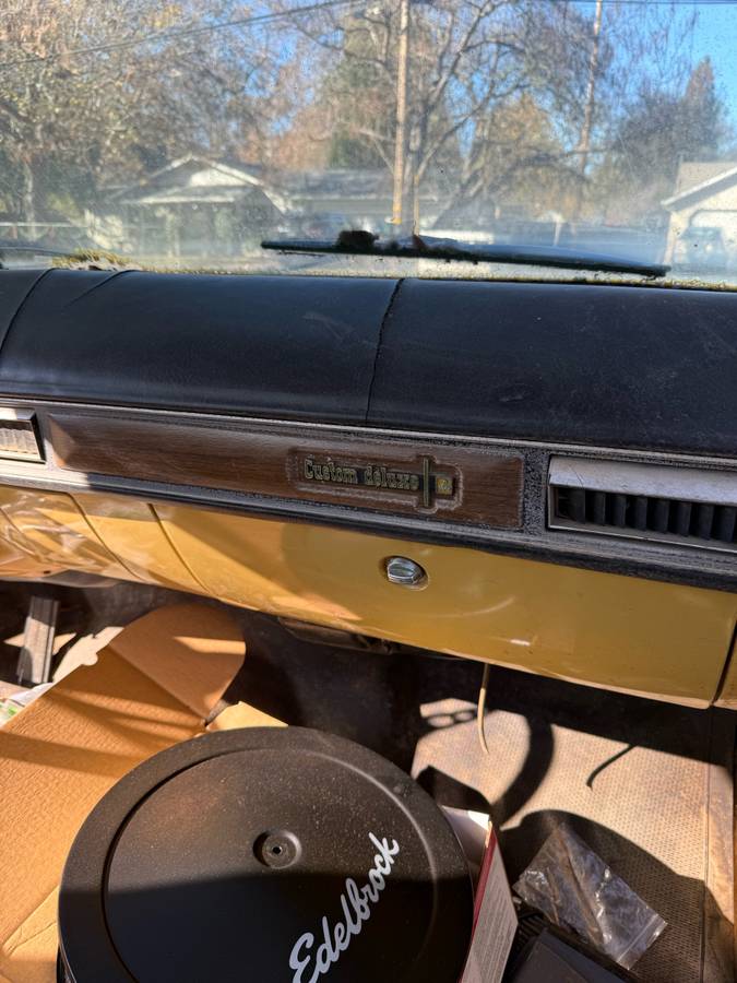 Chevy-c10-1973-silver-10