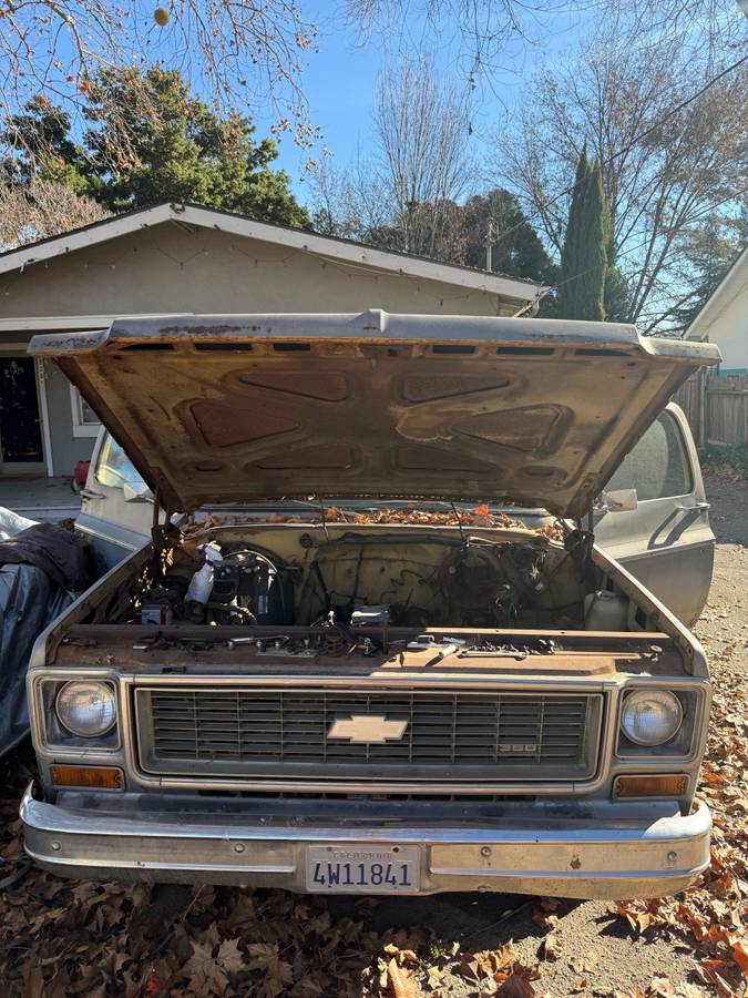 Chevy-c10-1973-silver-3