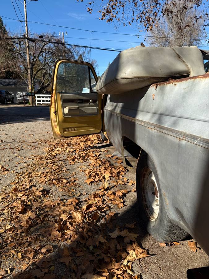 Chevy-c10-1973-silver-5