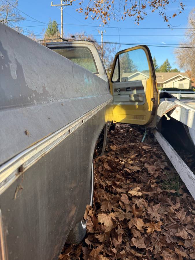 Chevy-c10-1973-silver-6