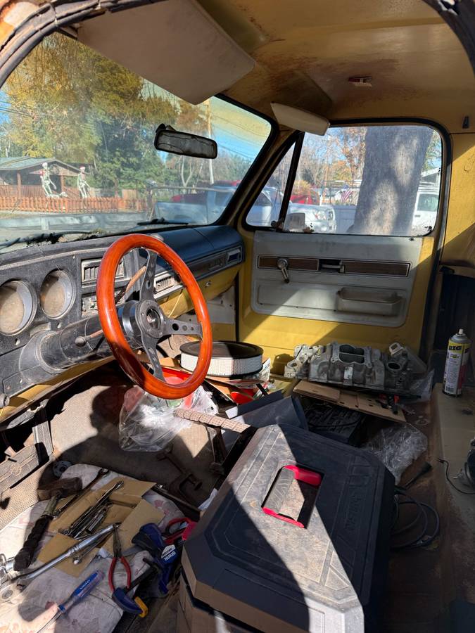 Chevy-c10-1973-silver-7