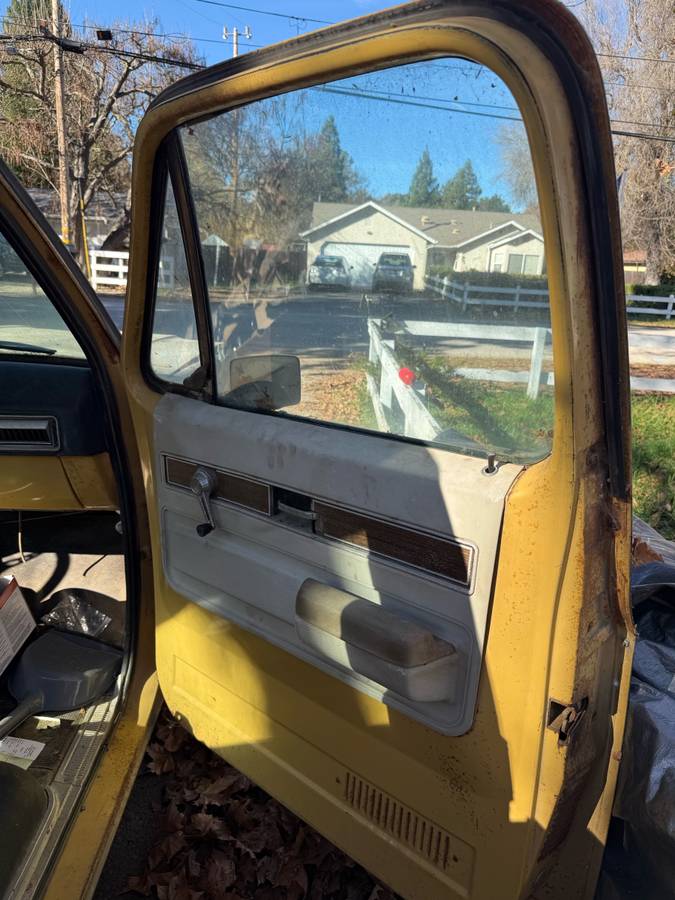 Chevy-c10-1973-silver-8