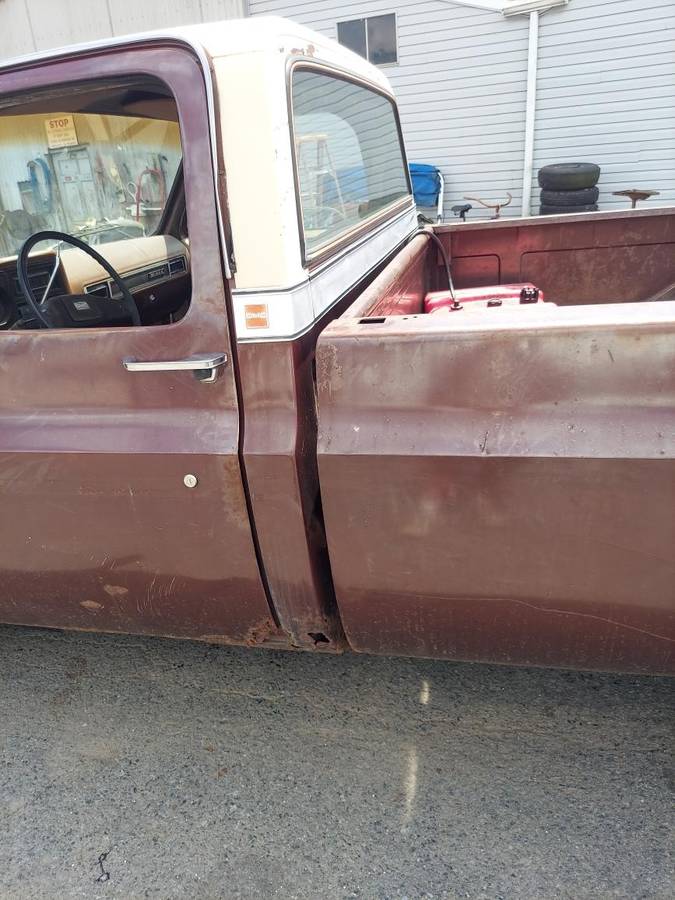 Chevy-c10-1979-brown-2